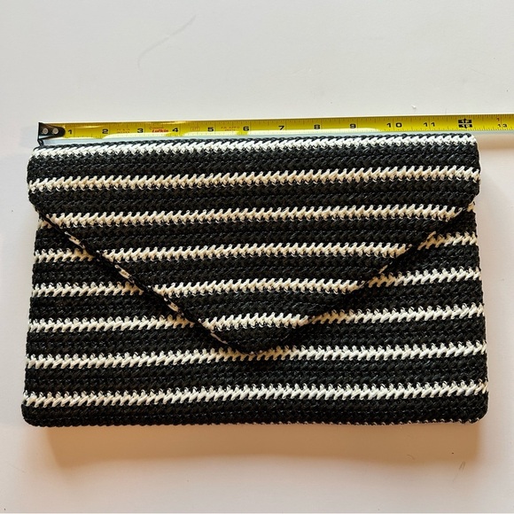 Chic Black and White Striped Straw Clutch with Gold Chain Shoulder Strap - Picture 2 of 9